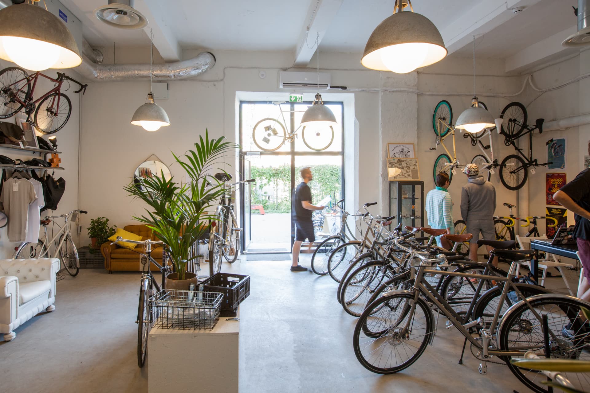 Jooks Bicycle Studio — shop interior towards the entrance