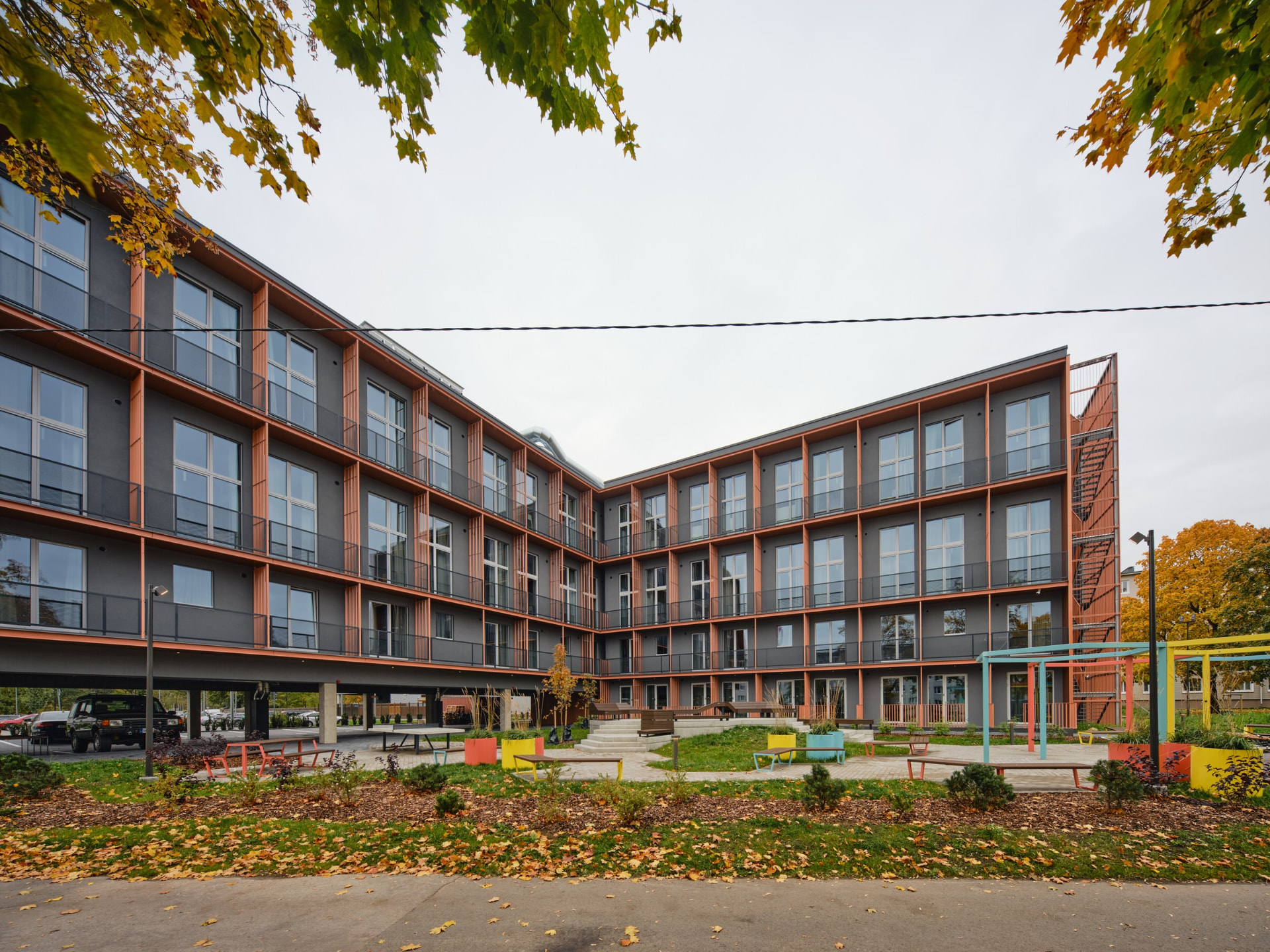 Akadeemia tee 32b Hostel — courtyard elevation